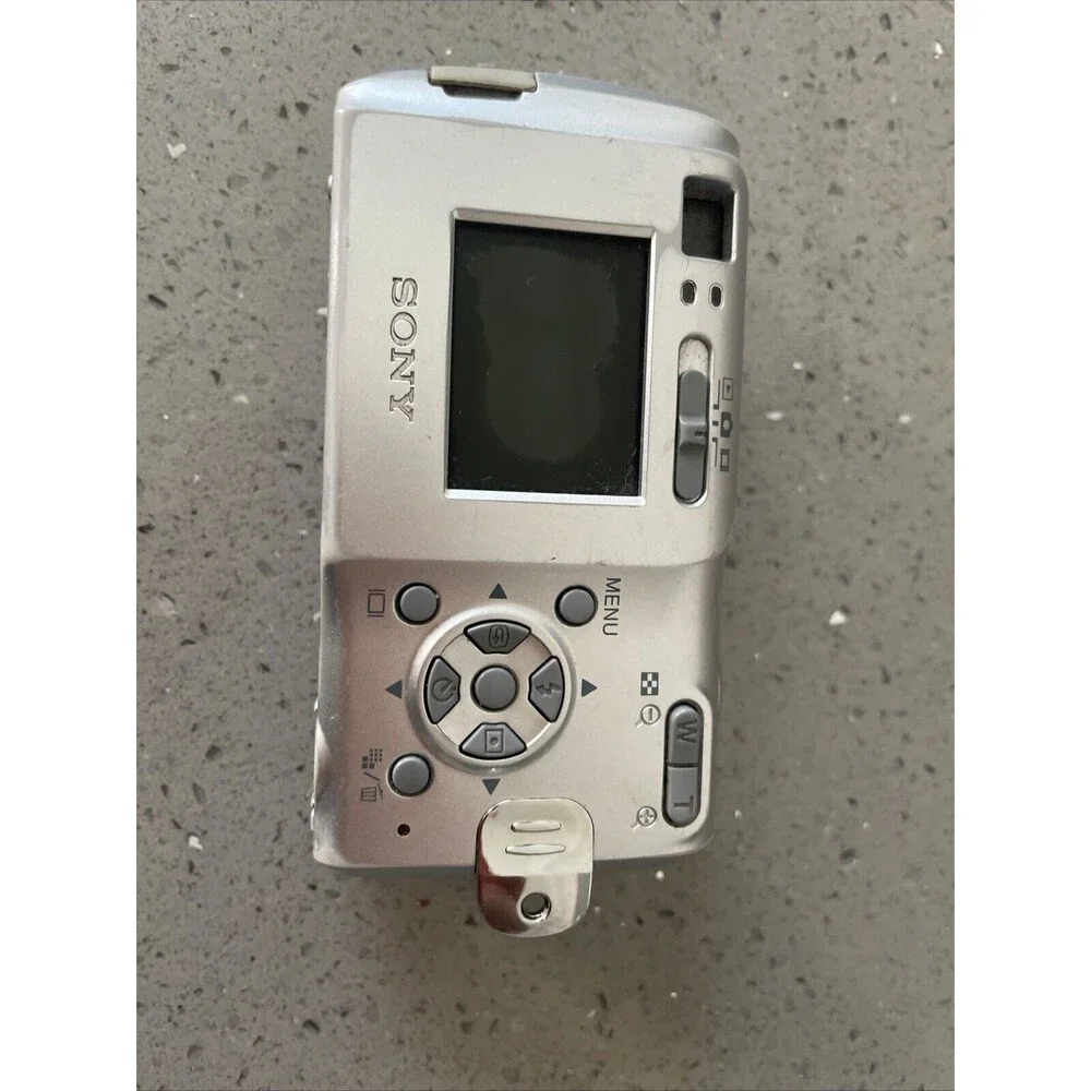 Sony Cyber-shot DSC-S40 4.1 MP Digital Camera Carl Zeiss 3X Zoom Parts Only